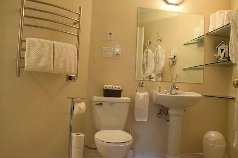 Enchanter Ocean View Suites Madeira Park Luaran gambar